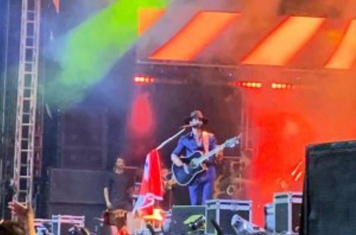 Gusttavo Lima é ovacionado e prega honestidade em 1º show após vaivém da Justiça