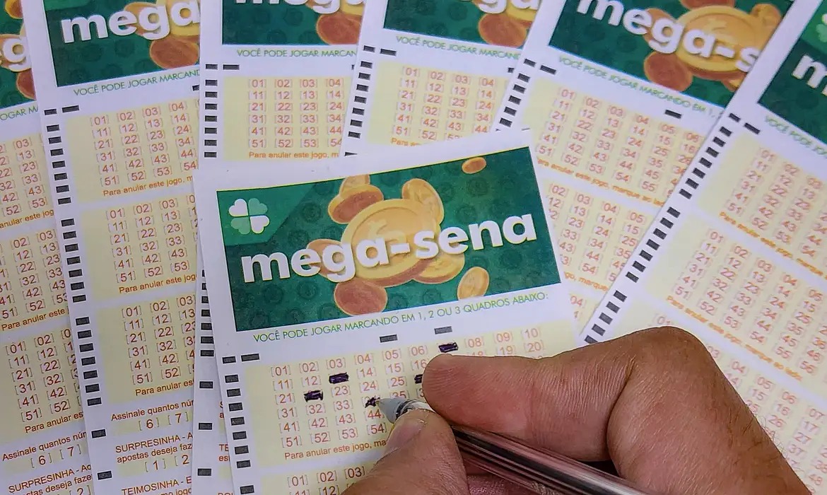 Confira os números sorteados e veja se alguém ganhou prêmio milionário da Mega-Sena