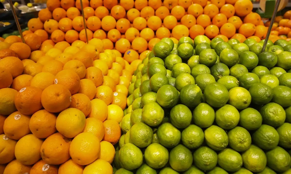 Estas frutas são as que mais ajudam a evitar a prisão de ventre; veja lista