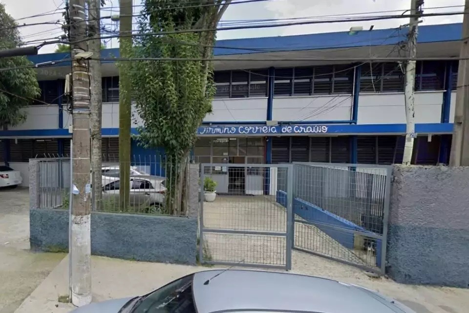 Carro da segurança de Lula é roubado em frente onde ele vota