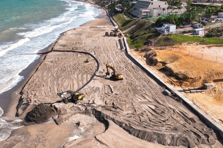 Secretário de Meio Ambiente explica porque engorda de Ponta Negra começou pela Via Costeira; veja