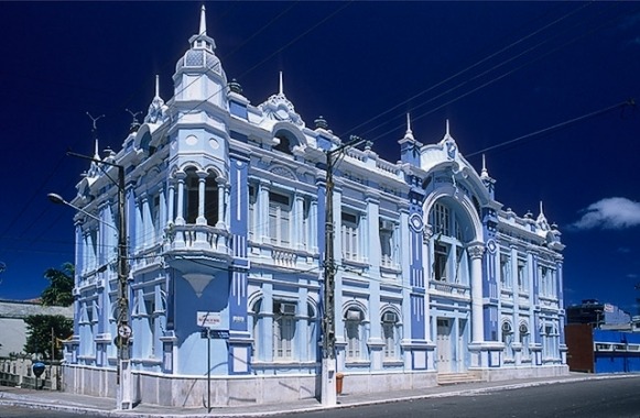 Quanto ganha um prefeito? Entenda o que lei diz e veja ranking das capitais