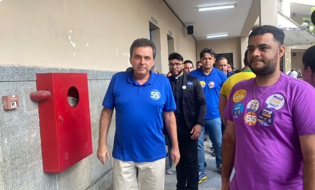 Carlos Eduardo diz não ter preferência em eventual segundo turno