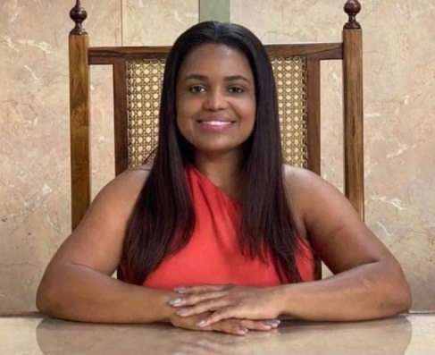Filha de Fernandinho Beira-Mar se reelege vereadora no RJ