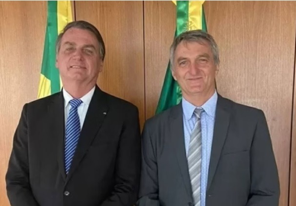 Irmão de Bolsonaro é derrotado em Registro por aliado de Kassab