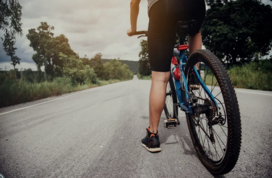 Pedalar traz benefícios para pessoas com Parkinson, aponta estudo da UFRN