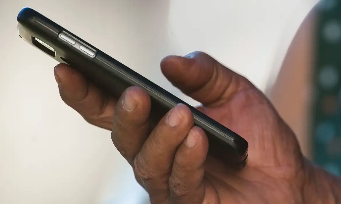 Anatel divulga lista com 2.027 páginas de bets a serem bloqueadas