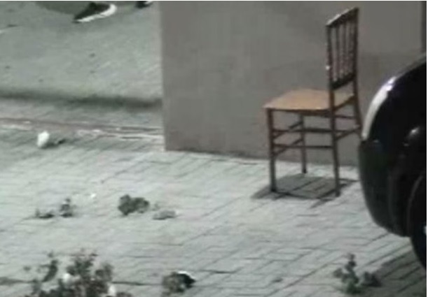 Homem armado invade casamento organizado pela ex-esposa e faz reféns