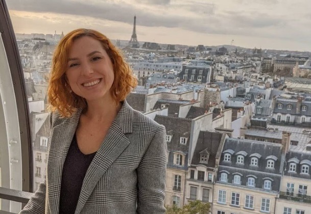 Influenciadora brasileira morre em Paris após ser atropelada