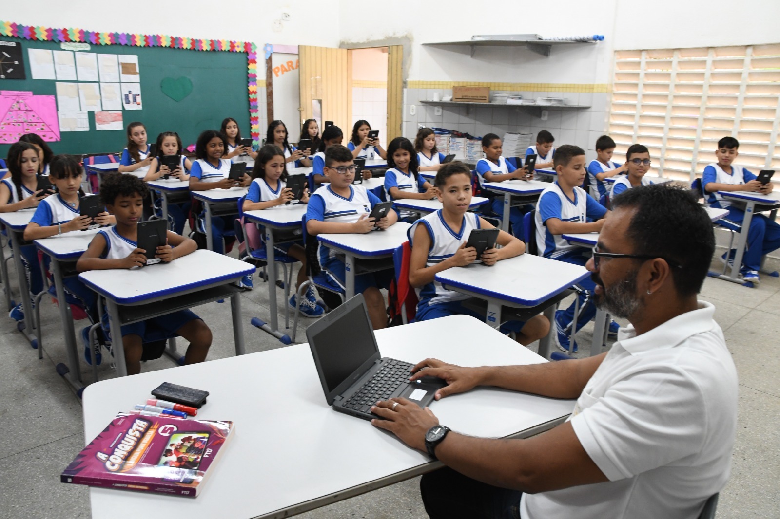 Prefeitura de Natal firma contrato com UFRN para elaboração de concurso público da educação