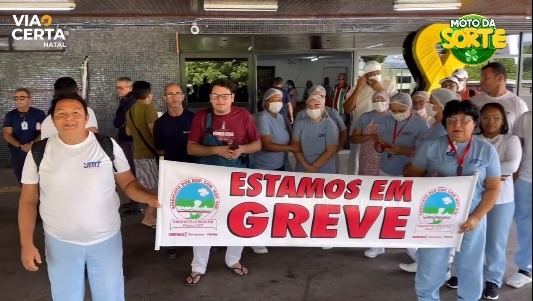VÍDEO: Profissionais terceirizados do hospital Walfredo Gurgel paralisam atividades