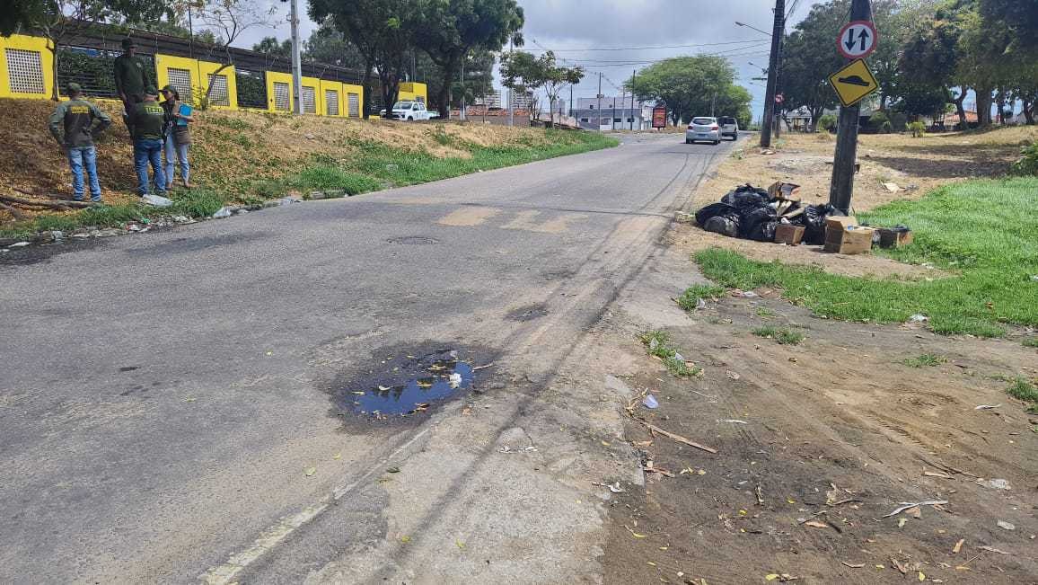 Condomínio em Neópolis é autuado por lançar esgoto em via pública