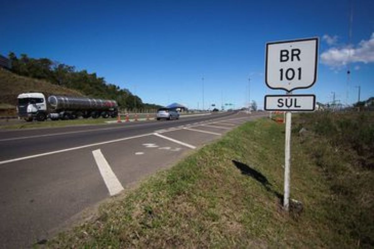 Idoso que voltava de pescaria morre atropelado na BR-101, na Grande Natal