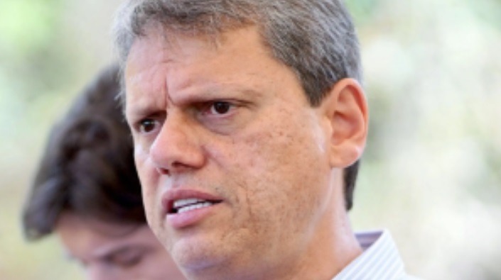 Tarcísio diz que é “leal” e estará com Bolsonaro em 2026
