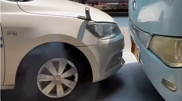 Manobra Caranguejo: 'truque' permite tirar carro das vagas mais apertadas