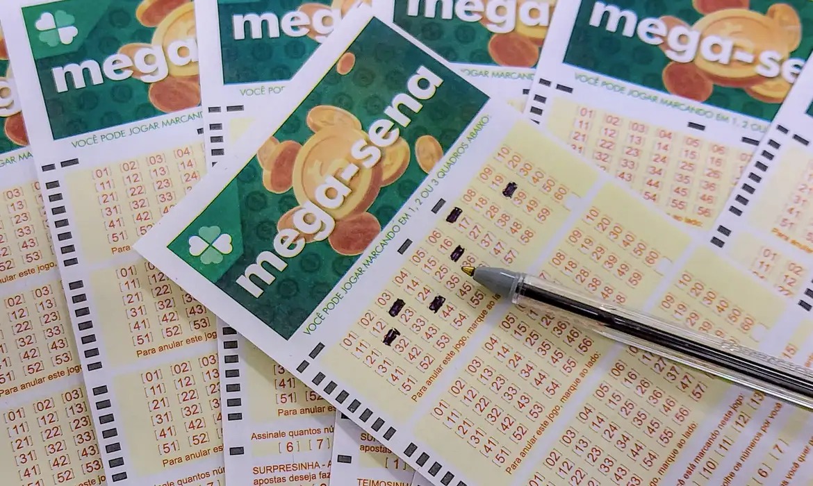 Mega-Sena acumula de novo e vai a R$ 127 milhões; veja números sorteados