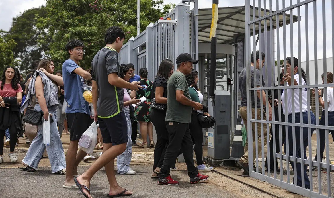 Enem 2024 tem questões sobre racismo, Rita Lee, Game of Thrones e pandemia