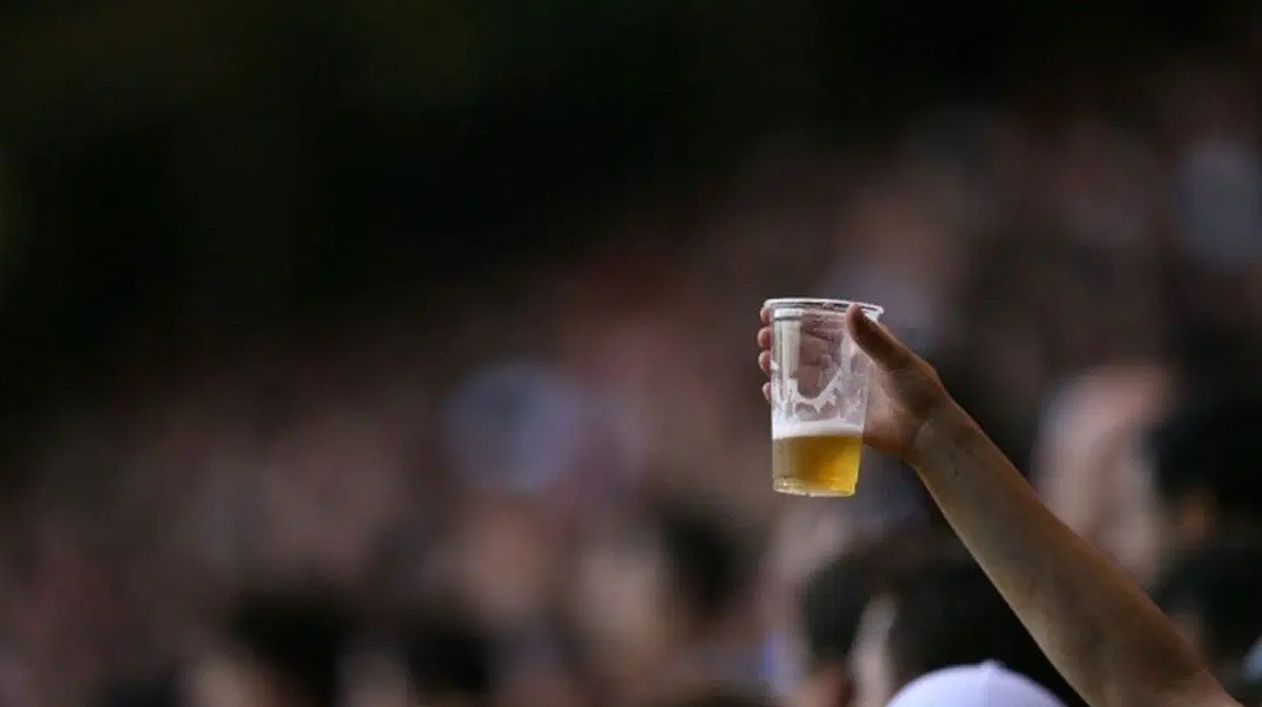 Comissão aprova proibição de venda e porte de bebidas alcoólicas em campeonatos de futebol em todo Brasil
