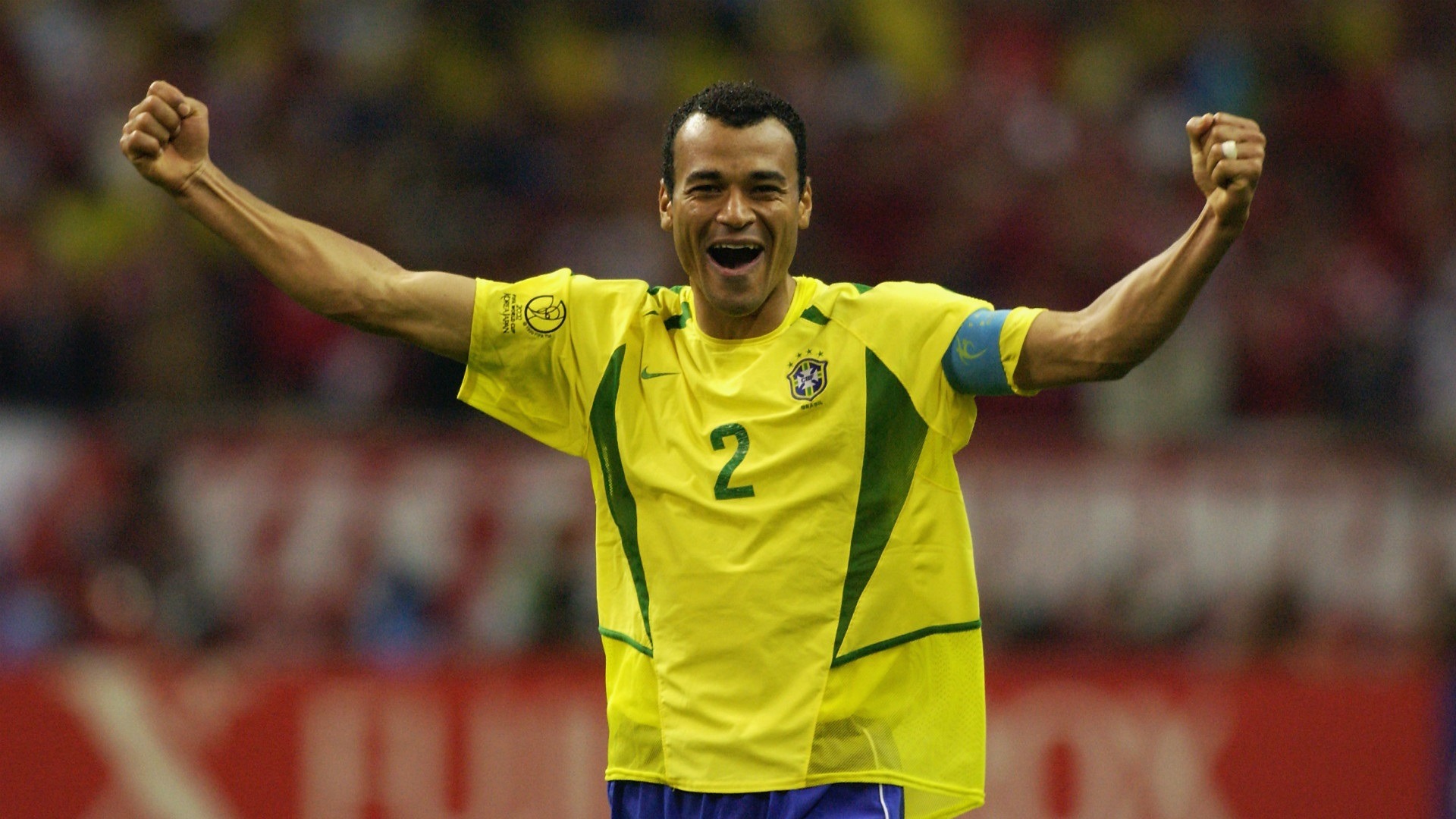 Por 39min, Cafu tenta anular leilão de mansão vendida pela metade do preço
