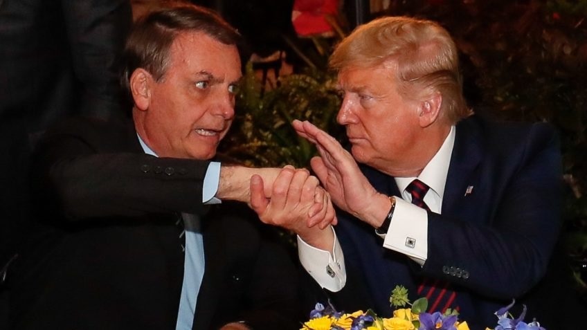 Bolsonaro dá parabéns a Trump e cita verso bíblico