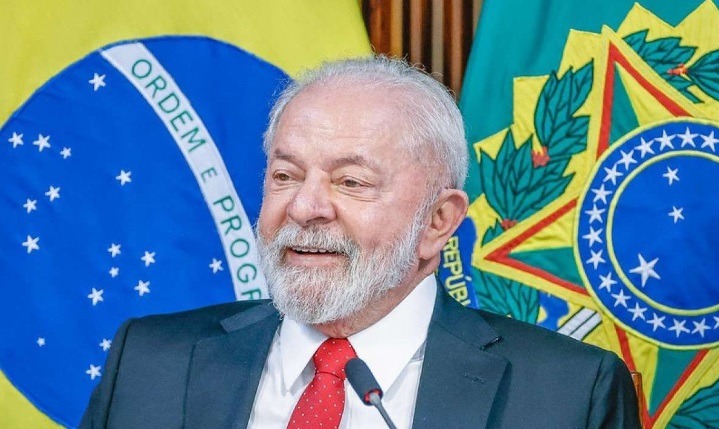 Lula parabeniza Donald Trump: “A democracia é a voz do povo”