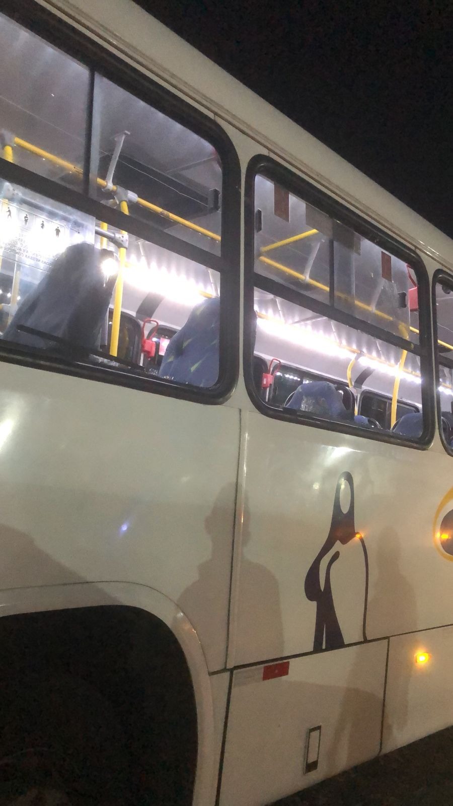 Empresa recolhe os ônibus por falta de segurança para operar em Felipe Camarão