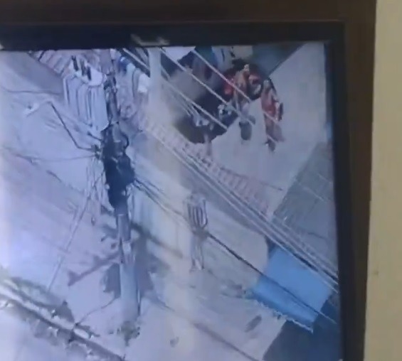 [VÍDEO] Homem abaixa a calça ao vivo no Globocop; assista