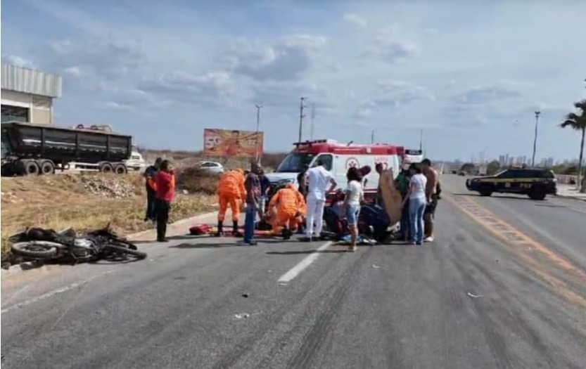 Acidente entre moto e carro deixa dois feridos na BR-304, no RN