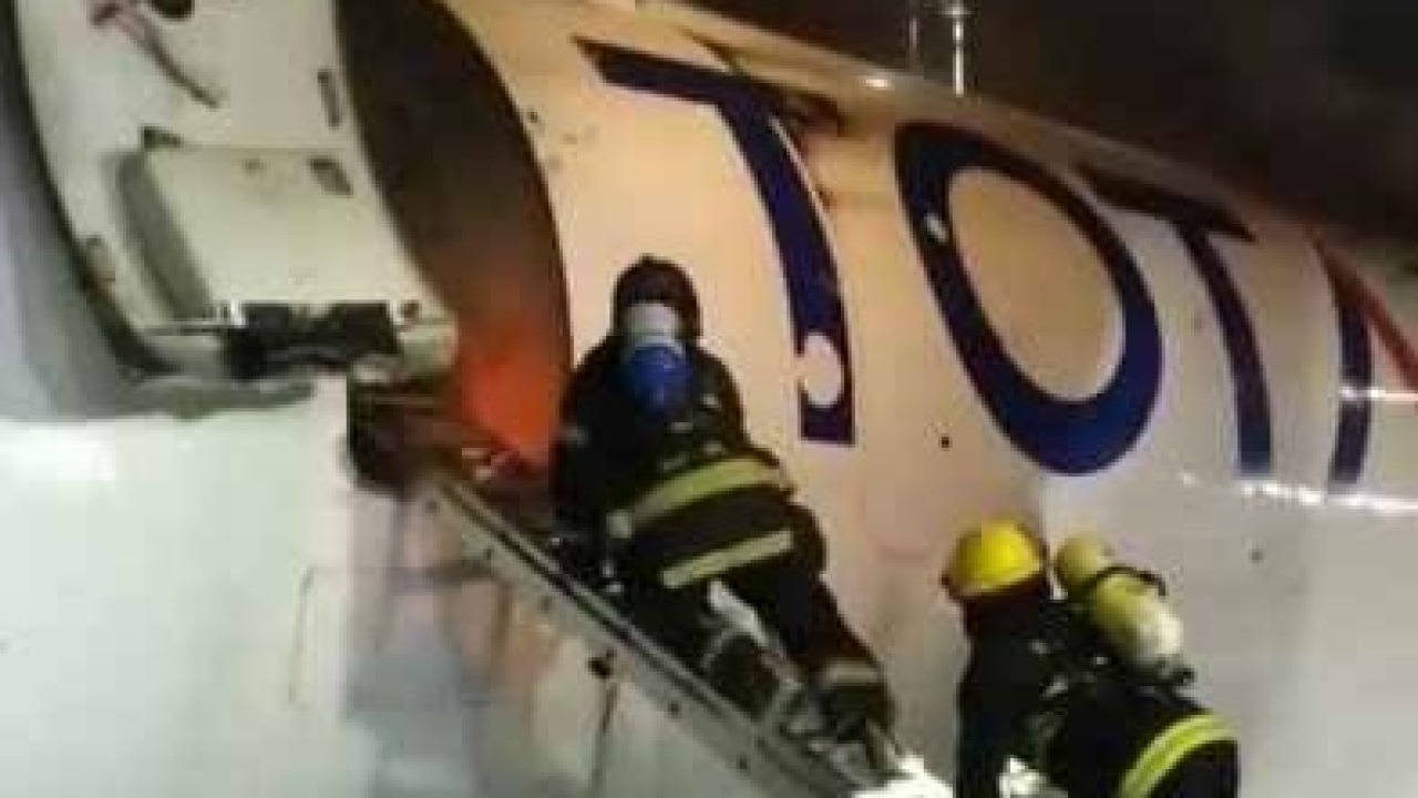  Com princípio de incêndio, Boeing cargueiro faz pouso de emergência no aeroporto de Guarulhos
