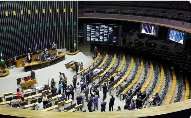 36 horas semanais e 4 dias de trabalho: o que diz PEC do fim da escala 6x1