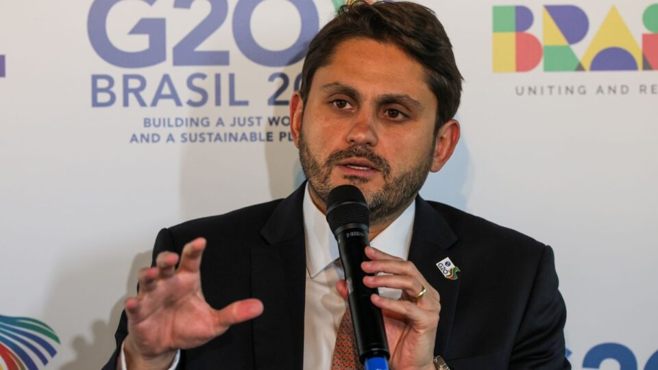 Ministro de Lula aumenta em 160% doações de computadores a seu estado