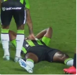 Virou atacante? Zagueiro faz gol contra bizarro na Série B; assista