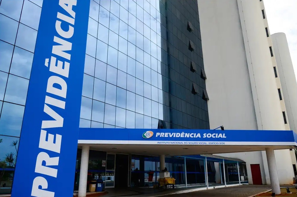 Fila do INSS cresce 33% em 3 meses e ultrapassa 1,7 milhão de pedidos