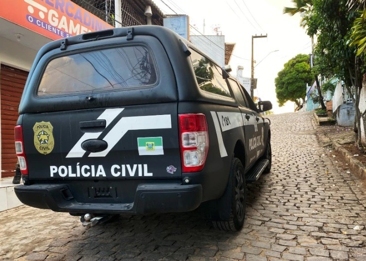 Polícia prende em SP mulher que esfaqueou e jogou água fervendo no marido no RN