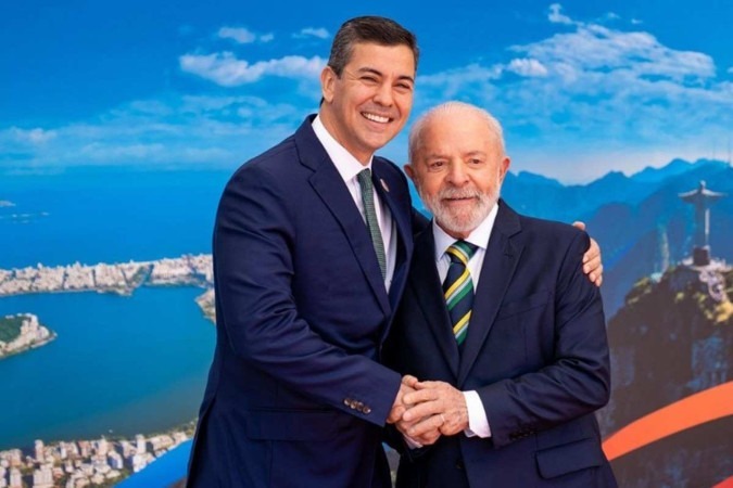 G20: Presidente do Paraguai é internado no Rio com dores no peito