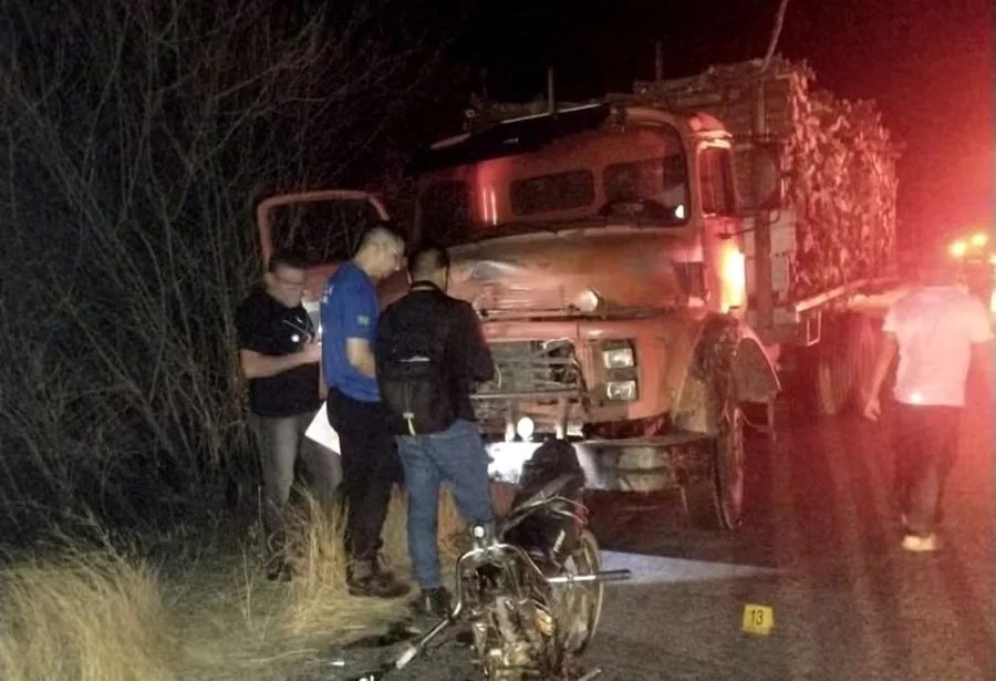 Motociclista morre na rodovia RN-117, em Alexandria, ao colidir de frente com caminhão