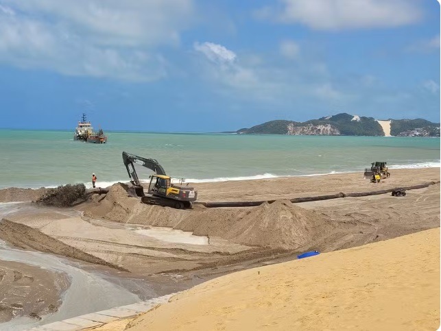 Obra da engorda da Praia de Ponta Negra ultrapassa 50% de execução, diz Prefeitura