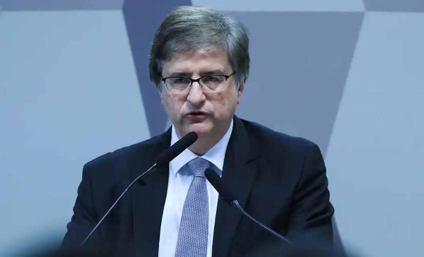 PGR decidirá se denuncia Bolsonaro por tentativa de golpe só em 2025