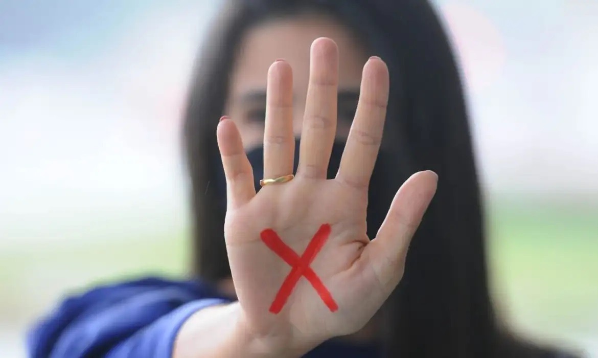 Violência contra a mulher: 58% das vítimas no RN foram agredidas na frente dos filhos