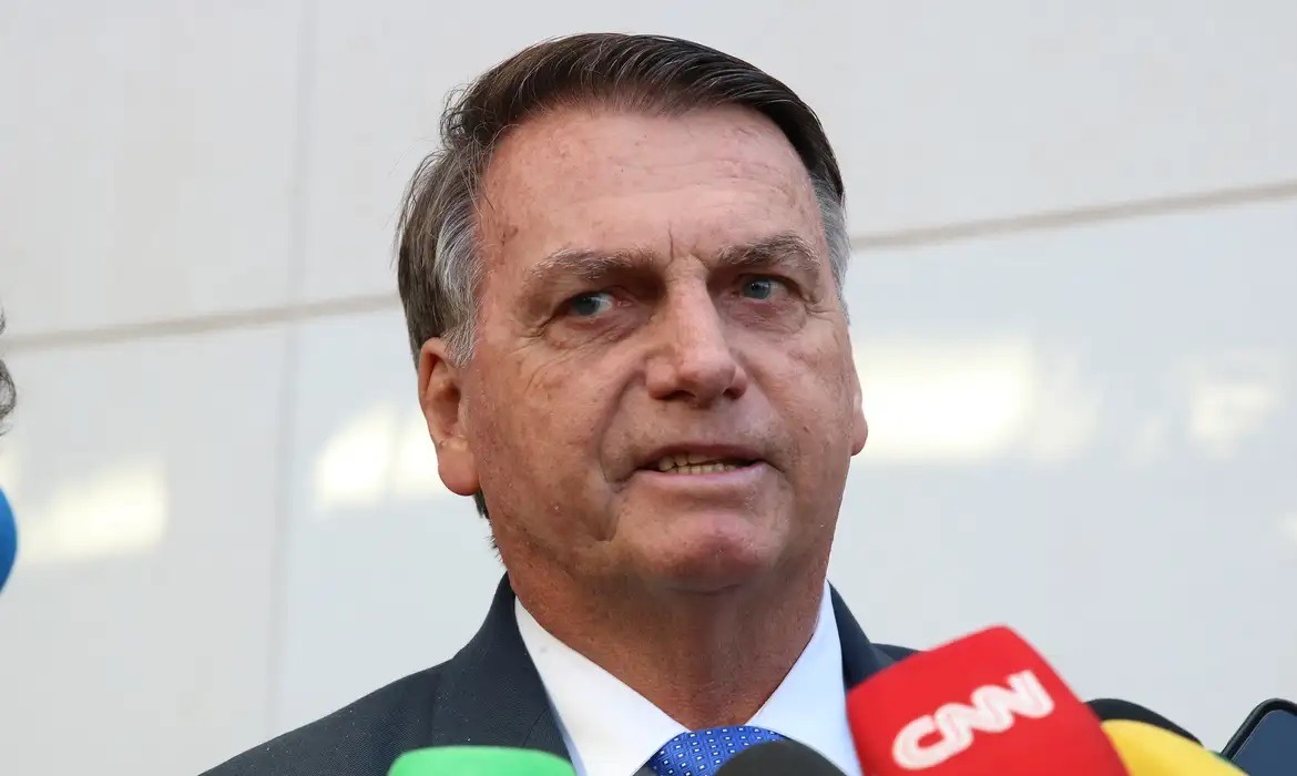 Bolsonaro planejou, atuou e liderou ações para o golpe, diz PF