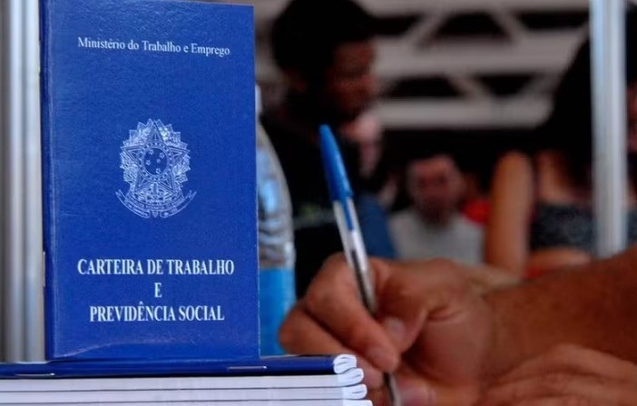 Brasil abre 132,7 mil postos de trabalho em outubro, pior resultado para o mês desde 2020
