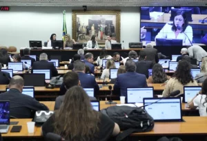CCJ da Câmara aprova PEC que pode acabar com aborto legal no Brasil