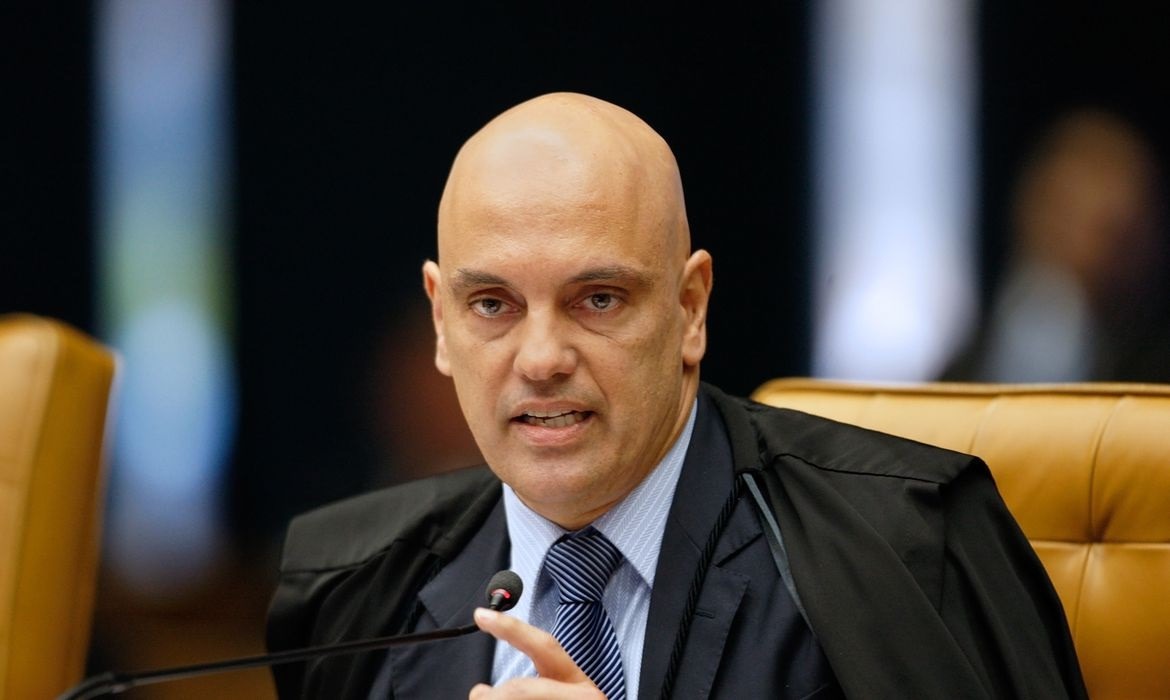 ‘Não há boa vontade das plataformas em retirar perfis falsos’, diz Moraes