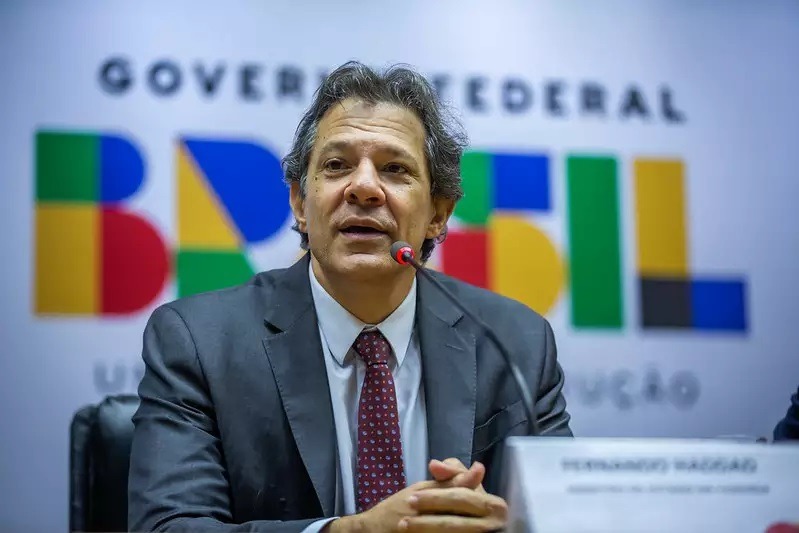Câncer, paralisia e aids, doenças que Haddad quer tributar