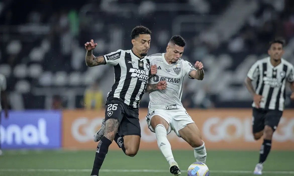 Atlético-MG e Botafogo jogam pela Glória Eterna da Copa Libertadores; veja escalações e onde assistir
