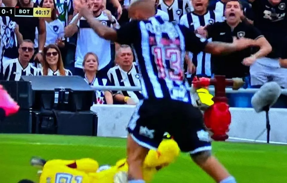 Afastado por pneumonia, governador é flagrado na final da Libertadores