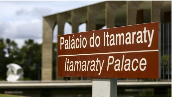 Itamaraty nega deportação de 600 brasileiros do Reino Unido: “Retorno voluntário”