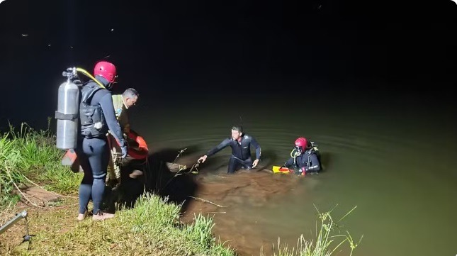 Criança anda mais de 3 km para pedir socorro após carro cair em represa 