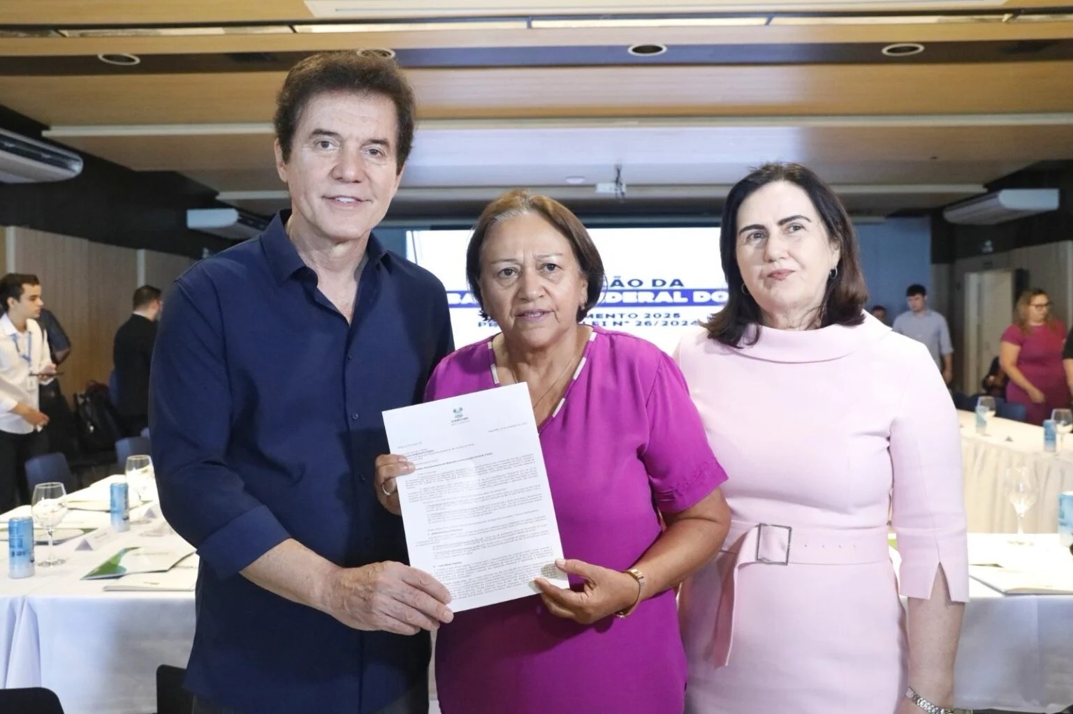 Governadora se reúne com bancada federal e apresenta emendas com projetos prioritários do Governo ao OGU 