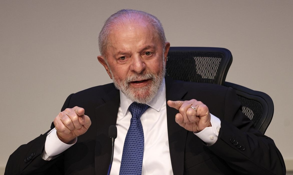 Lula promete ajudar Gramado em evento de Natal após as enchentes, mas não cumpre sua palavra, diz organização